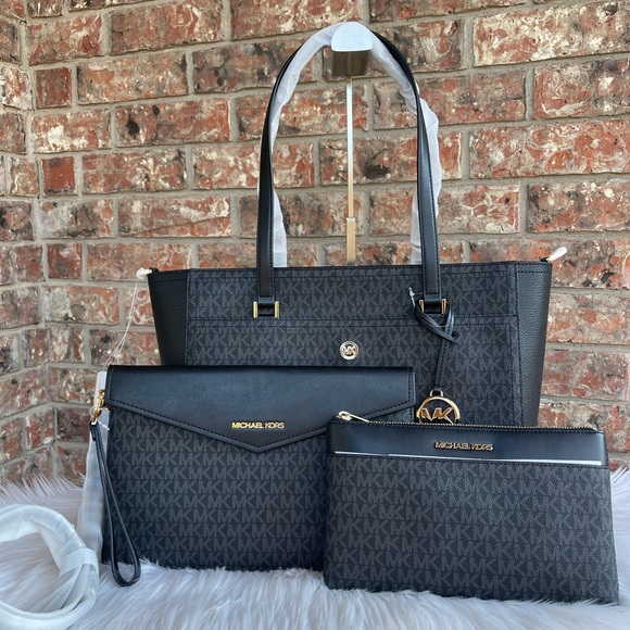 Micheal Kors purse and wallet - Picture 1 of 11